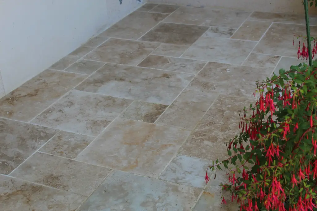 [PTB112] Dalle travertin - vieilli - OPUS 4 90x60 - Ep.3 Beige Classic