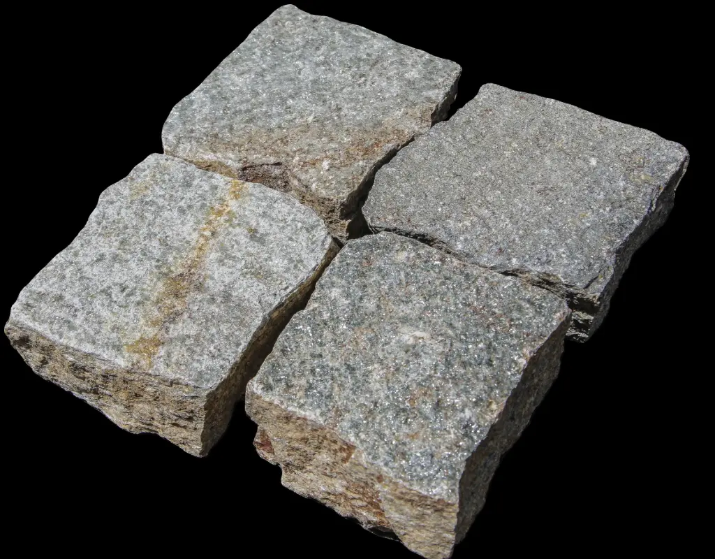 [PLU001] Pavé luzerne clivé 8-10 x 8-10 x 4-6mordoré